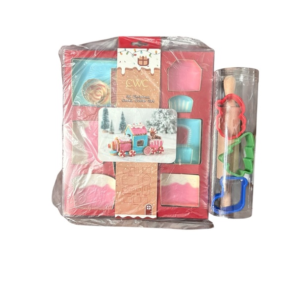 CWC NWT Cook with color 3-d train cookie cutter set Christmas - Picture 1 of 6